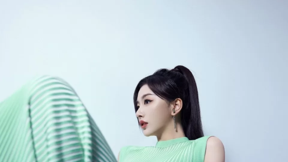 樱花91与每日主题-女老师大赛视频:低机位画面里的四个落点播放预览封面